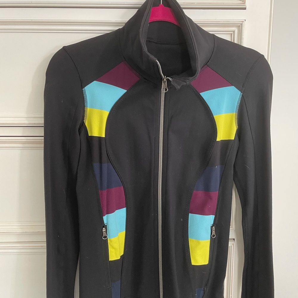 Size 4 lululemon jacket